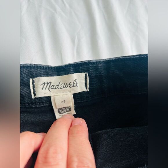 Madewell | Patch Pocket Exposed Button Up Denim Mini Skirt in Black Size 25 - Picture 2 of 7